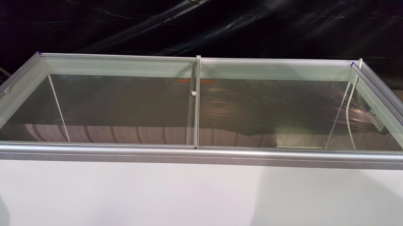 Used-Gram IG508 18 Cu. Ft. Reach-In Freezer Merchandiser-BUYREL