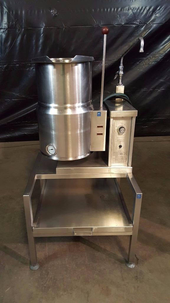 Used-Market Forge Crown EC-6 Six Gallon Hand Tilt Steam Kettle-BUYREL