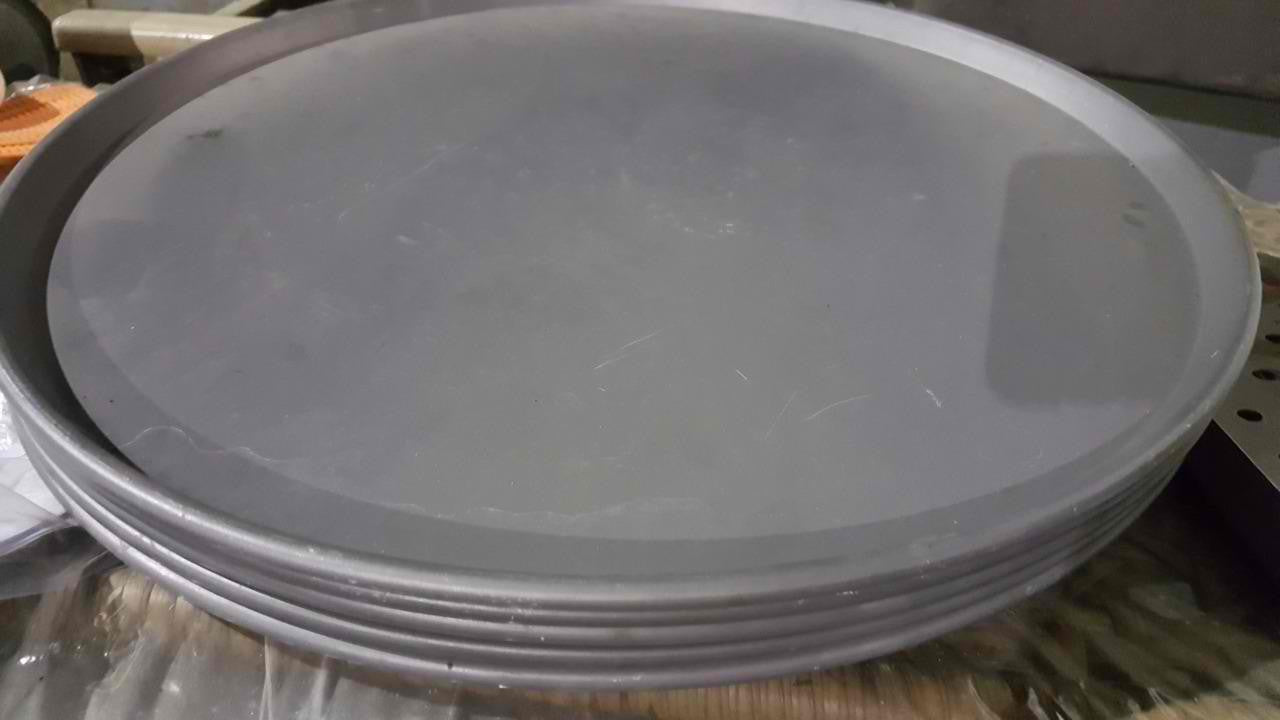 Used-Set of Six 14" Pizza Pans-buyREL