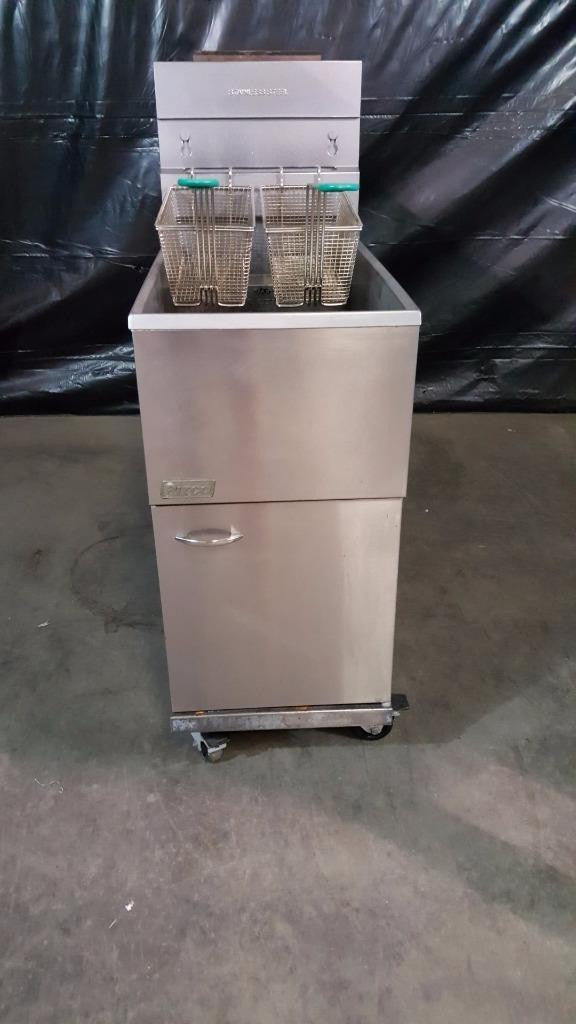 Used-Pitco 35C+S 35-40 lb. Natural Gas Fryer-buyREL