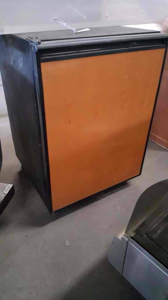 Used-U-Line Undercounter Refrigerator-buyREL